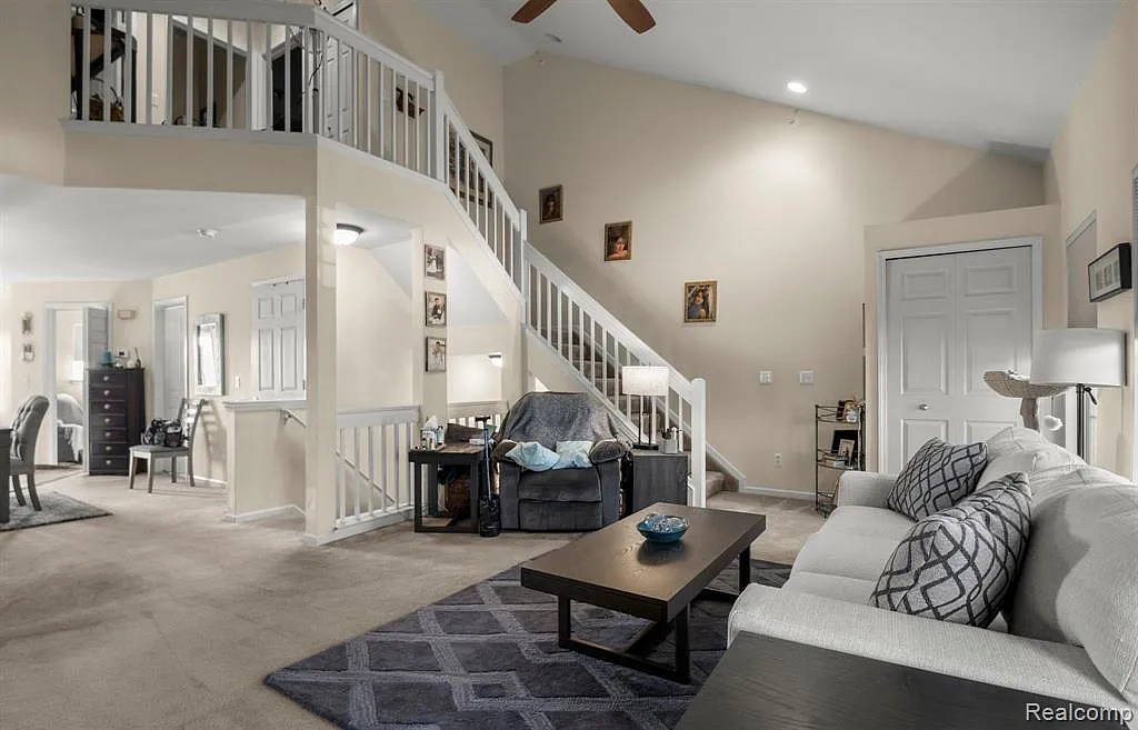 2 bed, 2.0 bath, 1450 sqft, $2,300 — Photo 4