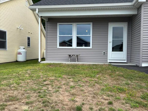 25 Village Circle #3, Augusta, ME 04330