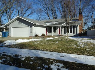 126 Glasgow Dr, Springfield, IL 62702
