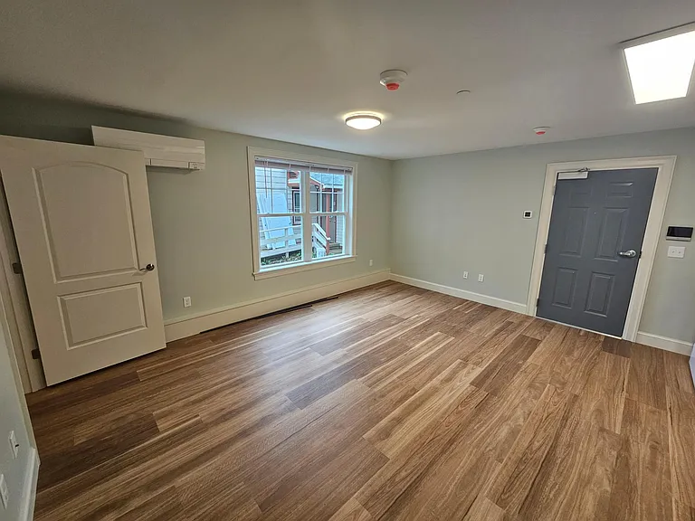462 Main St #40 — Photo 3
