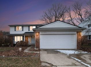 5791 Larkins Dr, Troy, MI 48085