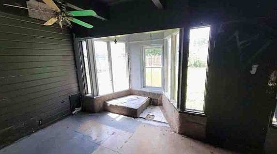 4th image of 1647 Glenwood Pl