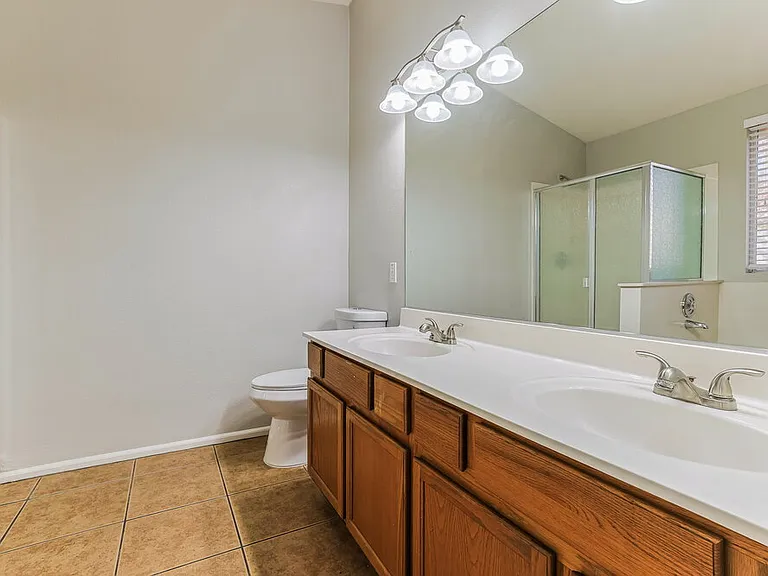2625 S 156th Ave — Photo 11