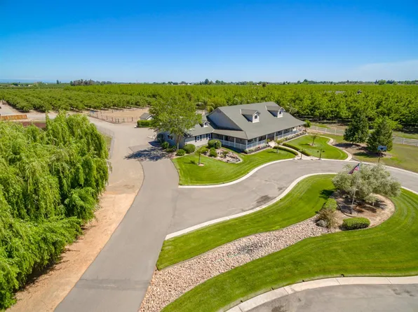 12450 Pioneer Ave, Oakdale, CA 95361