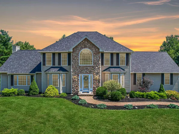 33 Montana Drive, Sandown, NH 03873