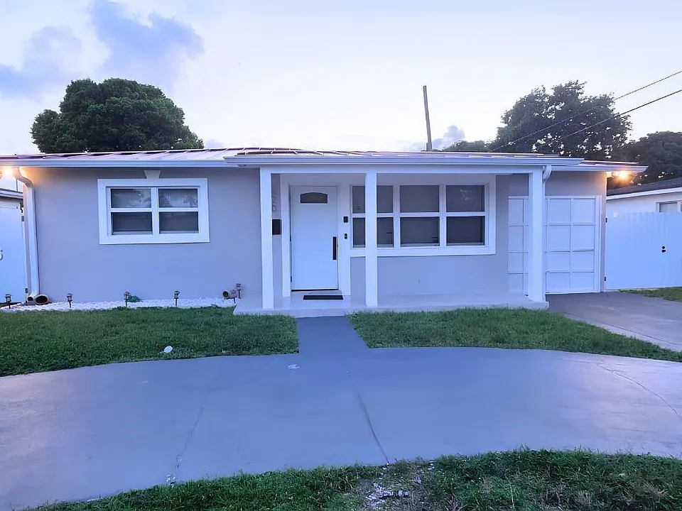 420 S 28th Ave