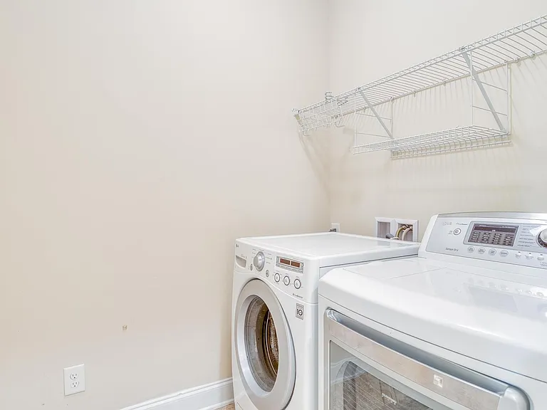5015 Wyngate Village Dr — Photo 8