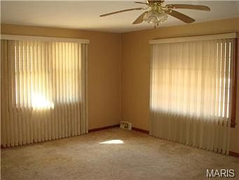 4th image of 306 Lillian Ave
