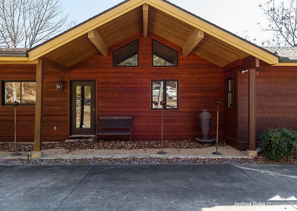 1st image of 21191 Black Oak Dr