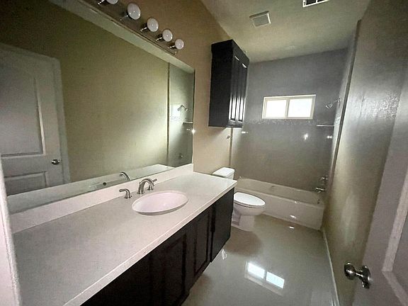 3rd image of 2408 N Mojave #C