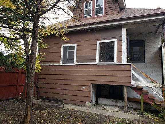 3rd image of 4332 W Ogden Ave
