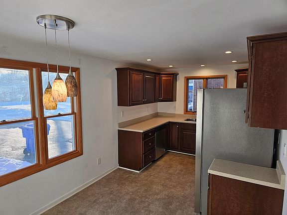 2nd image of 147 Iris Ave Floor 1