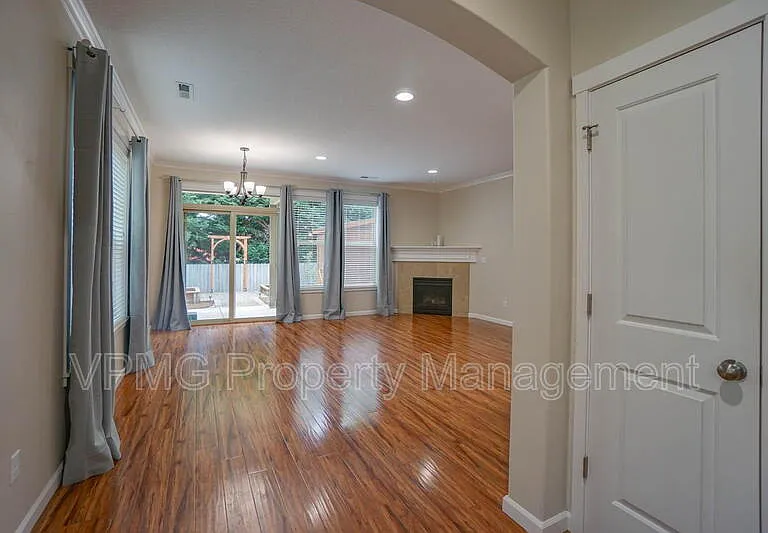 3620 NW 122nd St — Photo 5