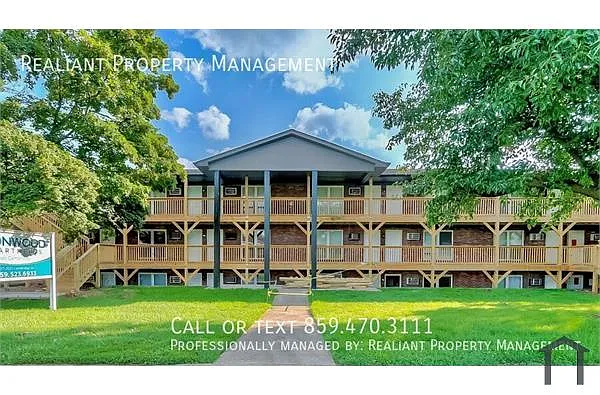 Building Photo - 2021 Cambridge Dr