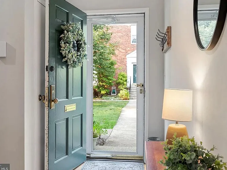 3408 Martha Custis Dr — Photo 5