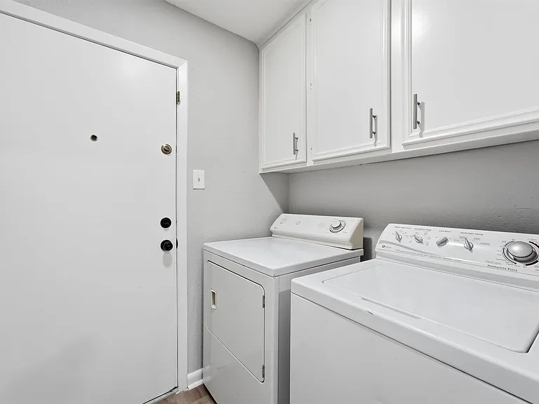8001 Rebawood Dr — Photo 27