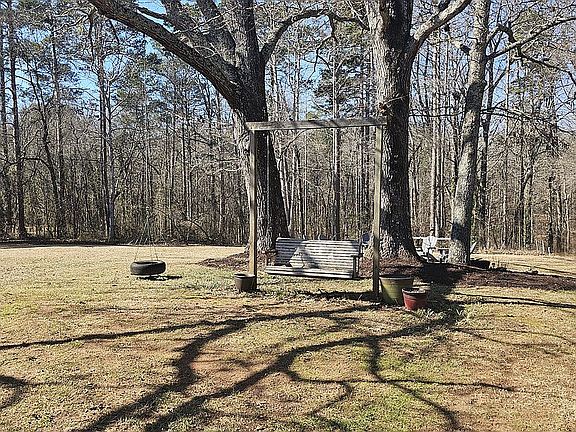 4th image of 245 Saint Paul Rd