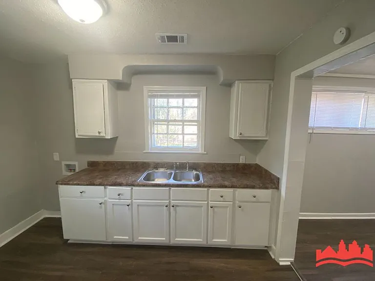 2302 Alameda Ave — Photo 9