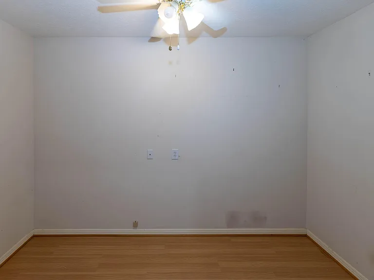2435 Thorndon Park Ct — Photo 9