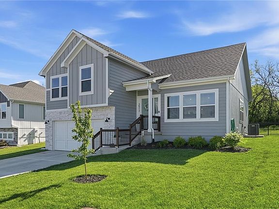 2nd image of 3517 SE Corbin Dr
