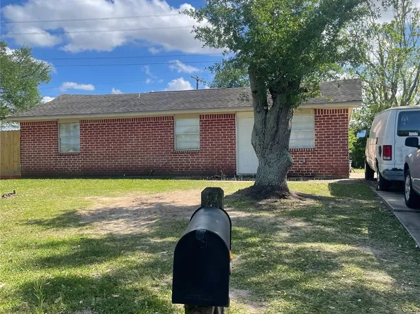1801 Cardinal Dr, League City, TX 77573