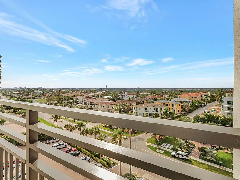840 Ocean Dr #806 — Photo 39