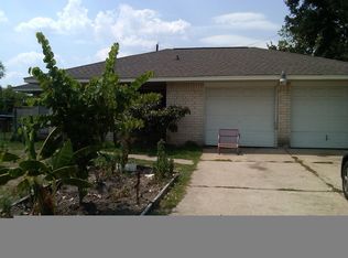 10227 Aspen Wood Dr, Houston, TX 77040