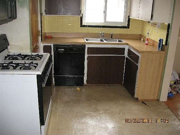 4th image of 29435 Barton St