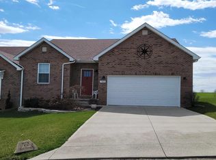 762 Oakpointe Dr, Maysville, KY 41056
