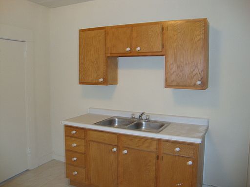 4th image of 1112 S Sheffield Ave