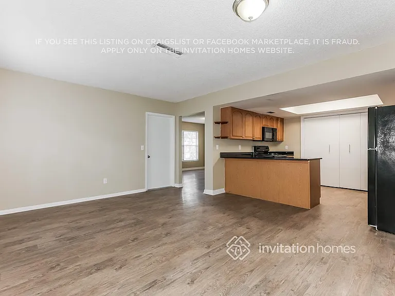 14008 Capitol Dr — Photo 7