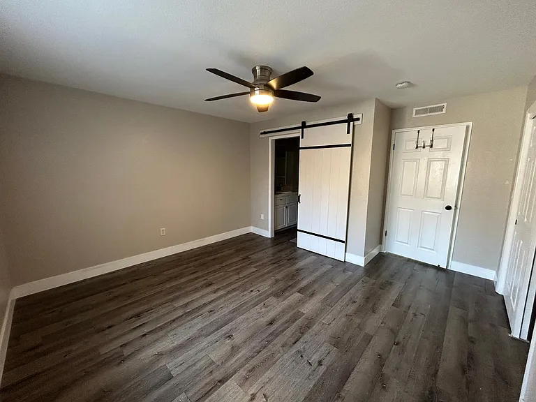 175 N Pollasky Ave #106 — Photo 6