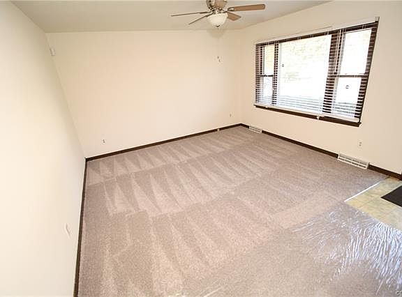 5th image of 7475 Old Grove Gln
