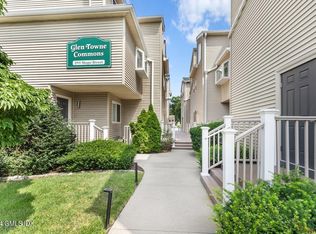 291 Hope St APT B3, Stamford, CT 06906