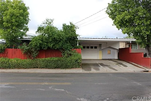 291 Lake St photo 1
