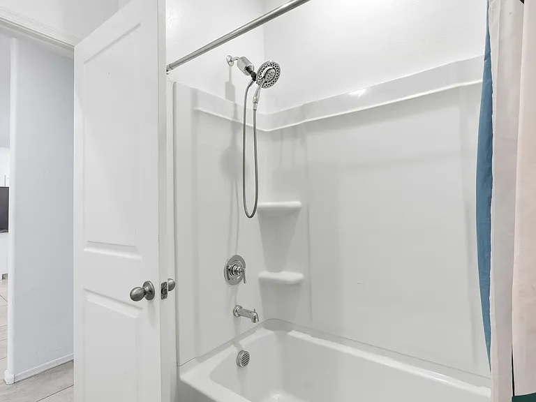 1575 E Fletcher Dr — Photo 26