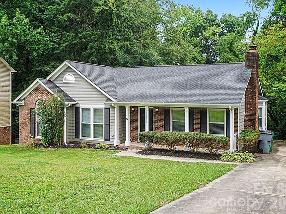2nd image of 10826 Hunters Trace Ct