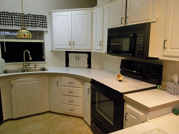 3rd image of 465 Papaya Cir