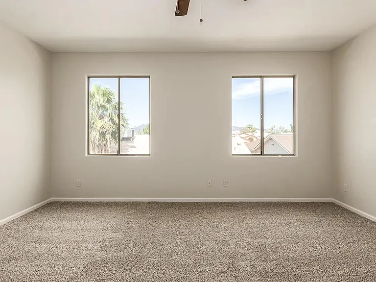 711 S Paustian Cir — Photo 10
