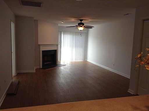 2nd image of 5206 Largo Ct Unit 202