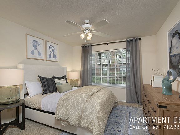 4th image of 2834 Greenbriar St #3571
