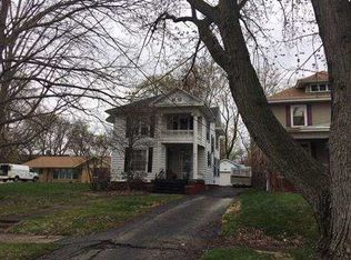 368 W Chestnut St, Canton, IL 61520