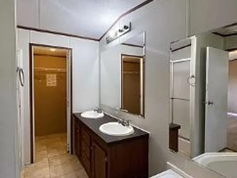 3709 Hampton Ln — Photo 13