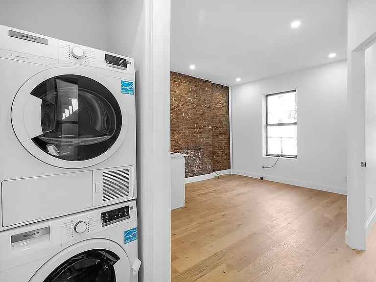 337 E 13th St #9 — Photo 7