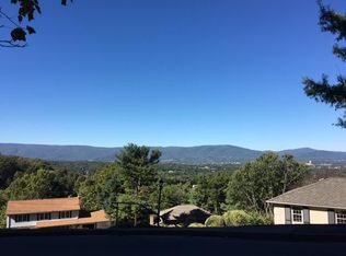 1800 Dorset Dr, Roanoke, VA 24018