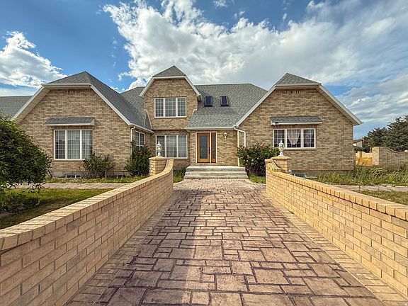 2nd image of 1402 Shepherd Dr