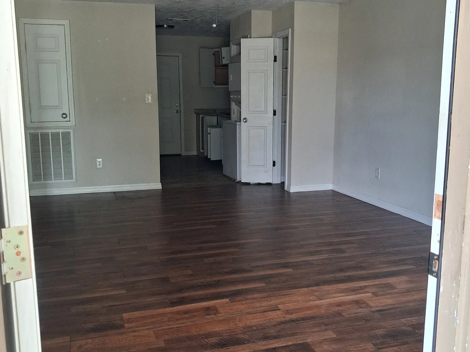 2 bed, 940 sqft, $1,200 — Photo 2