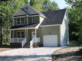 136 Benefit Rd, Chesapeake, VA 23322