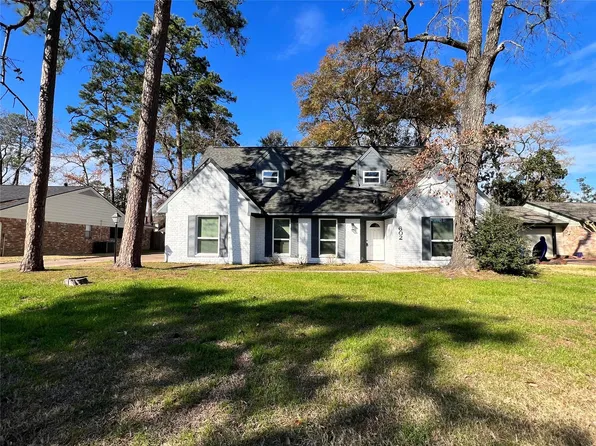 602 Rosewood Dr, Shenandoah, TX 77381