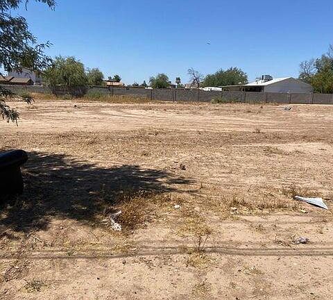 4th image of 1012 E ROESER Road #27